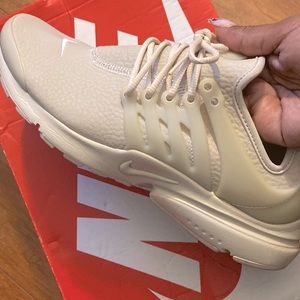 Nike Womens Air Presto